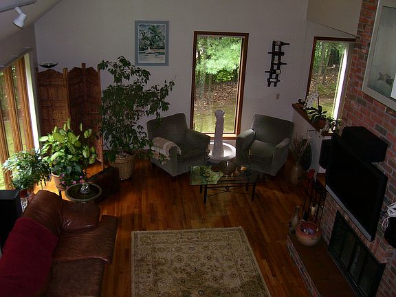 3rd image of 35 Robinwood Dr