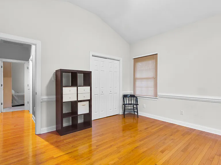 106 Brugg Ct — Photo 8