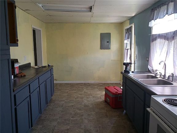 4th image of 1301 S F St