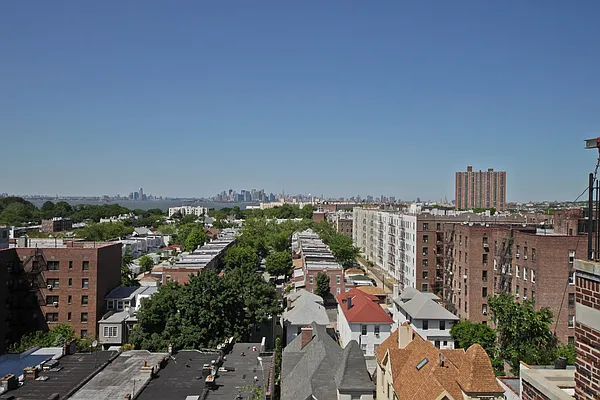 Sold by Metro Net Realty | media 10