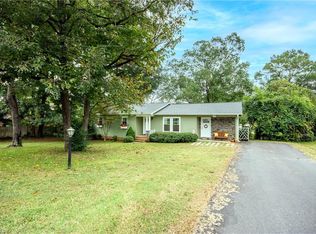 308 Camelot Dr, Statesville, NC 28625