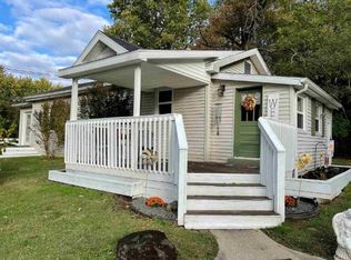 709 Hillcrest Dr, Newburgh, IN 47630