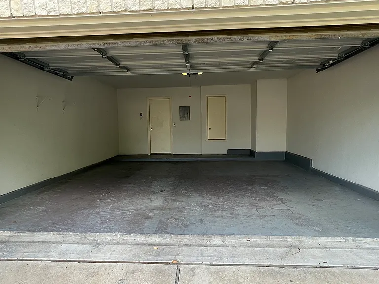 11725 Raymond C Ewry Ln — Photo 26