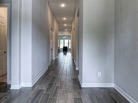 2617 Blooming Field Cameron Entry