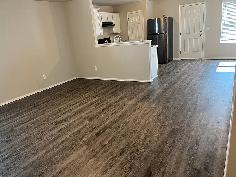 3411 Red Tail Way — Photo 2