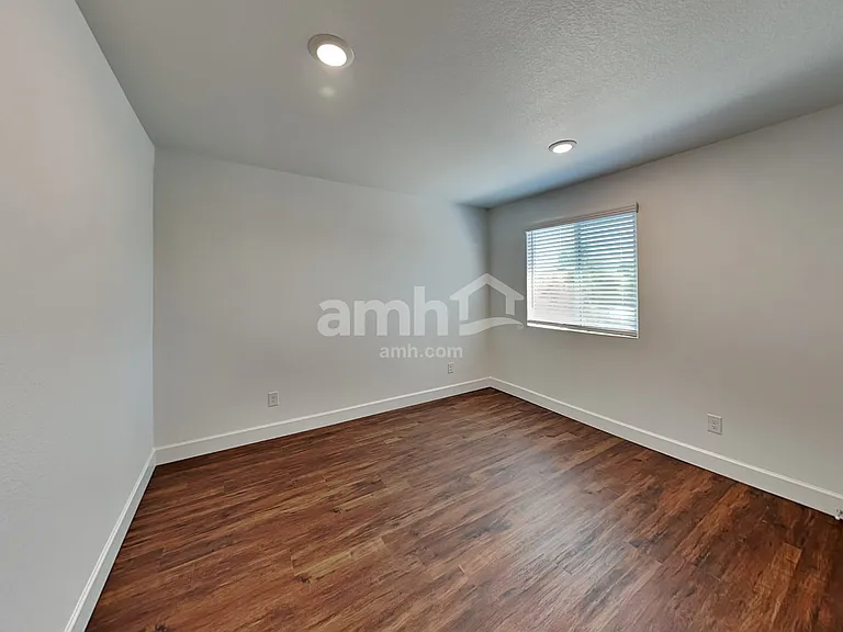 4215 W Saint Charles Ave — Photo 13