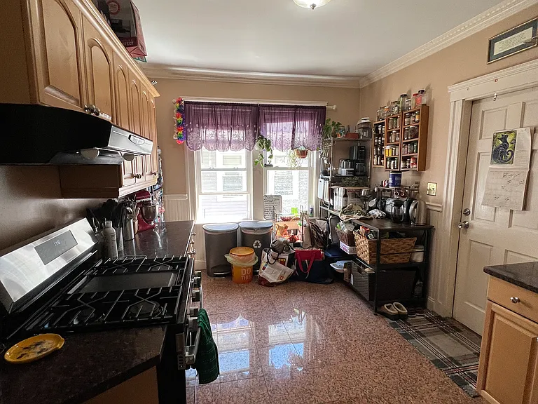 130 Nichols Ave — Photo 3