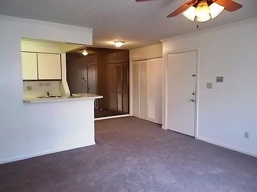 4th image of 105 Davenport Ct