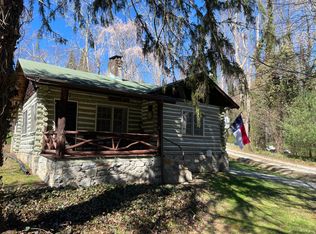 17 Dee Dee Ln, Hendersonville, NC 28791