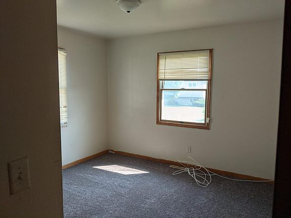 5th image of 8517 Buchanan St