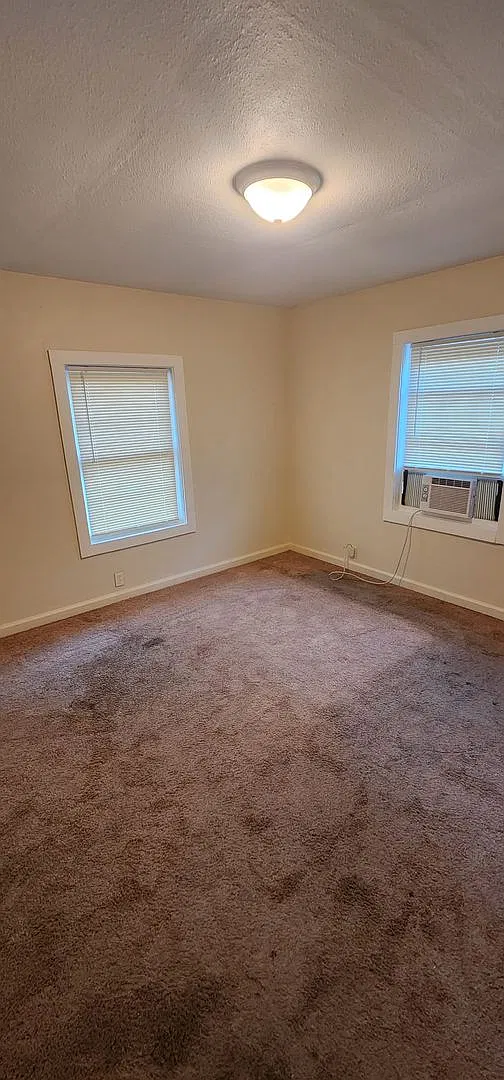 829 S Lake Dr — Photo 3