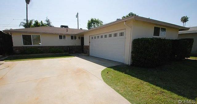 2nd image of 320 S Ranger Dr
