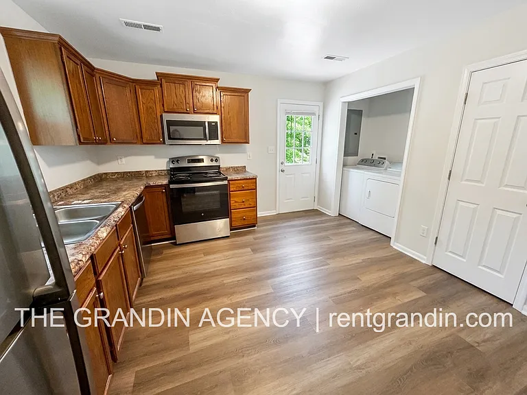 1344 Mabry Ave SE — Photo 7