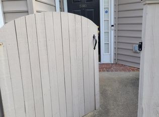 2383 Old Greenbrier Rd, Chesapeake, VA 23325