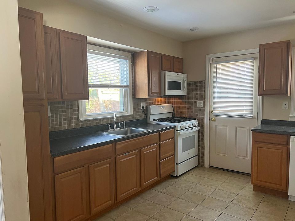 675 Elmwood Rd, West Babylon, NY 11704 Zillow