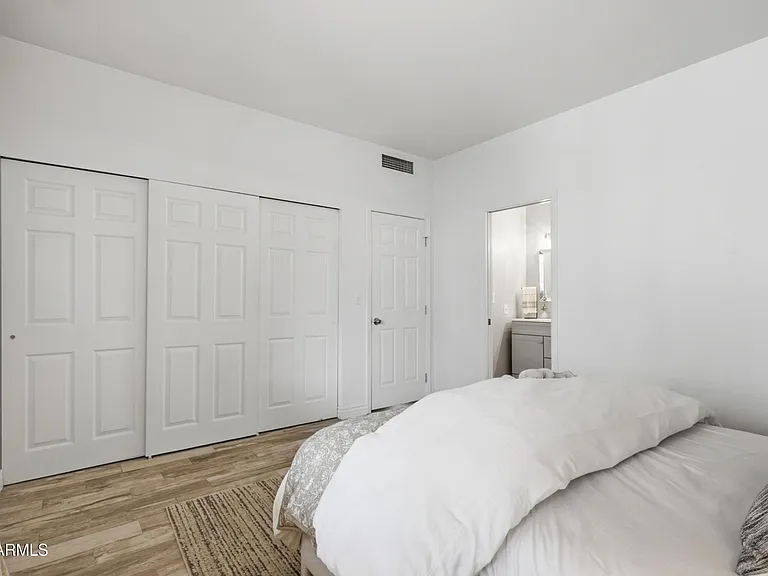 11515 N 91st St #124 — Photo 23