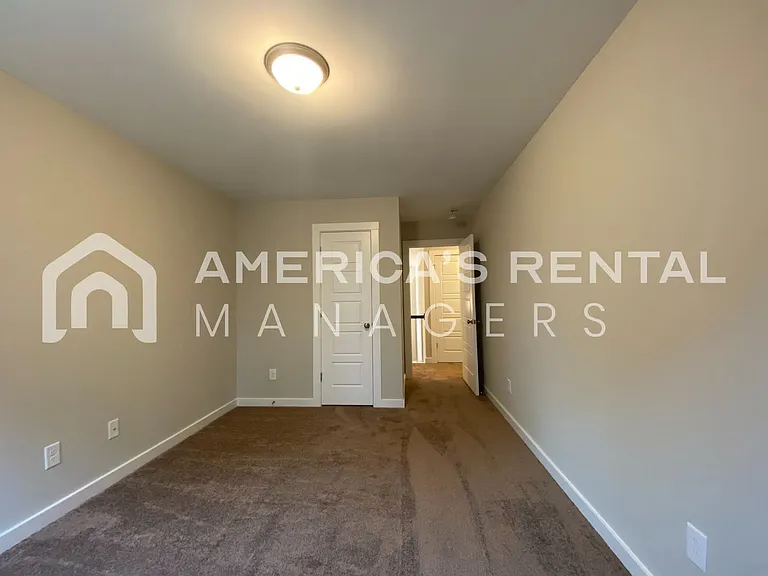 7950 Saint James Dr — Photo 26