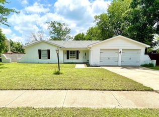 9713 Westpark Dr, Benbrook, TX 76126