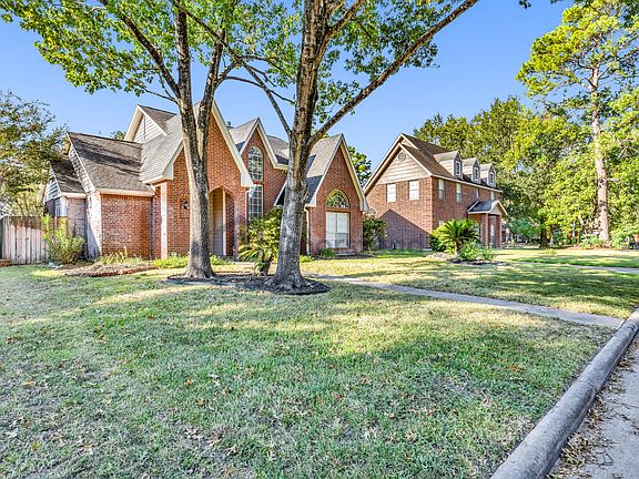 2nd image of 11911 Jacaranda Pl