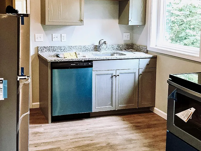 (Unit #2|1-Bed/1-Bath|Second Floor): Kitchen