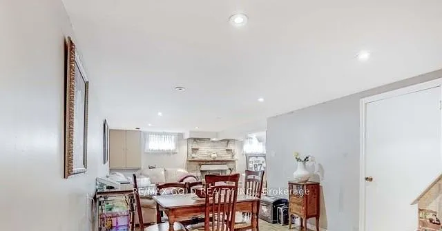 6 Monaco Ct — Photo 19