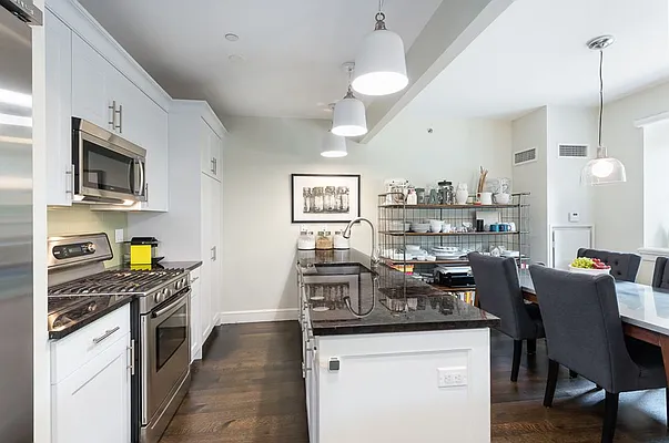 Sold by Engel and Völkers Brownstone Brooklyn | media 18