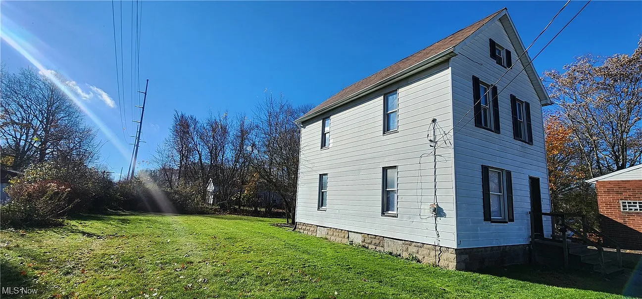 417 Hall St NW photo 1