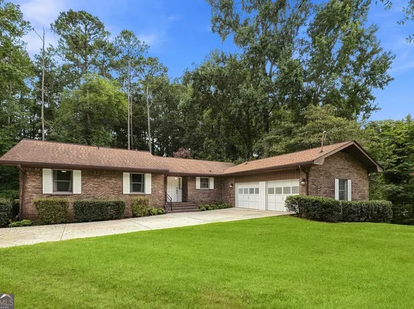 330 Sharon Dr, Fayetteville, GA 30214