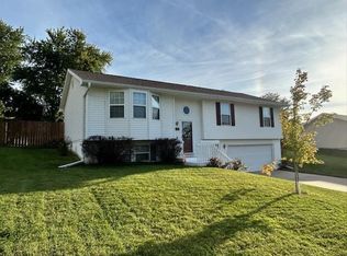 2202 Roma Ln, Country Club, MO 64505