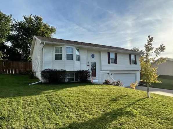 2202 Roma Ln, Country Club, MO 64505