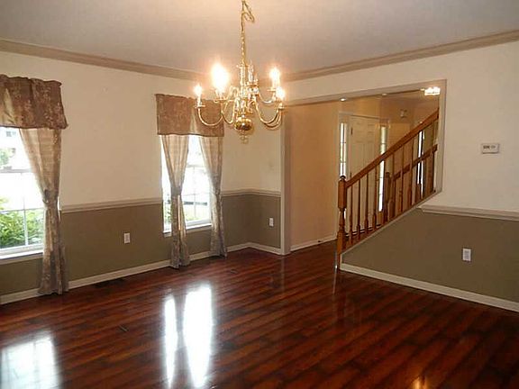 4th image of 161 Janyce Dr