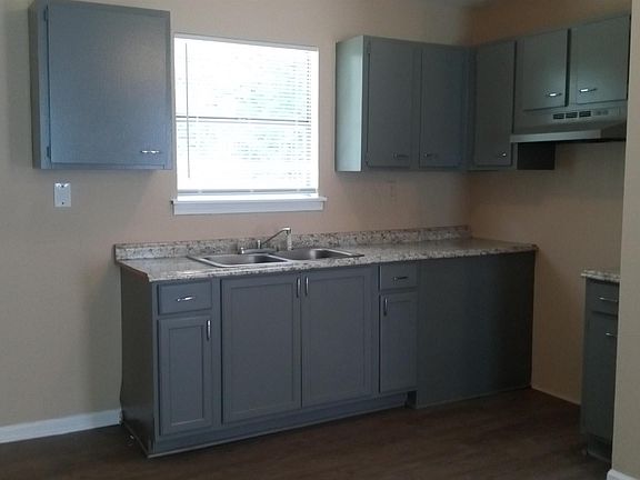 2nd image of 621 15th Ave NW