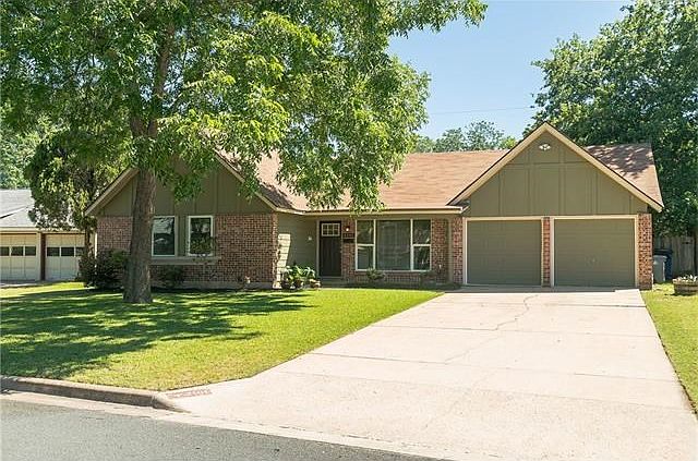 1st image of 2101 Southern Oaks Dr