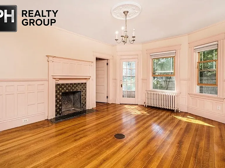 161 Walnut St #1 — Photo 8