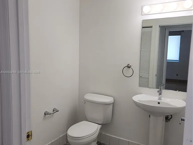 601 NE 36th St #3210 — Photo 10