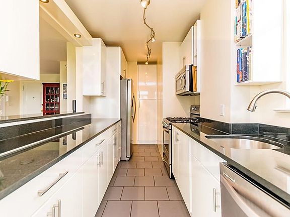 2nd image of 5355 Henry Hudson Pkwy W APT 10FG