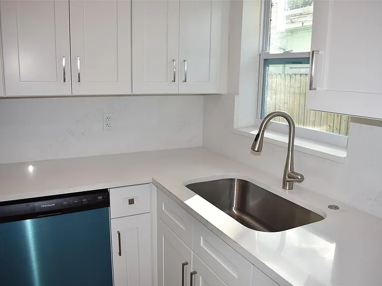 816 SE 6th Ct — Photo 11