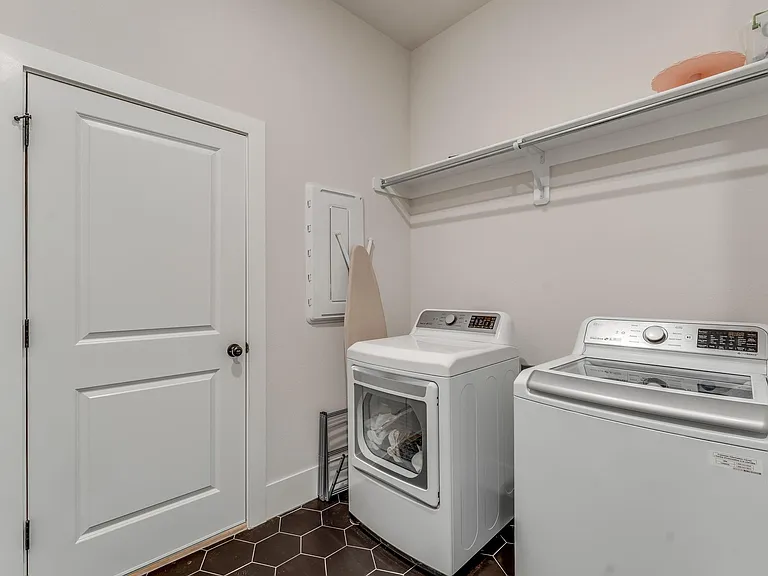 6807 Autumn Ave — Photo 11