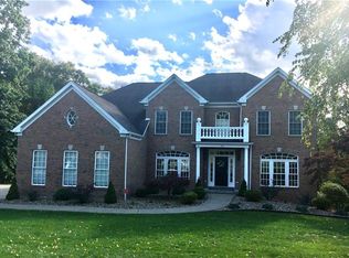 154 Walnut Ridge Dr, Beaver Falls, PA 15010