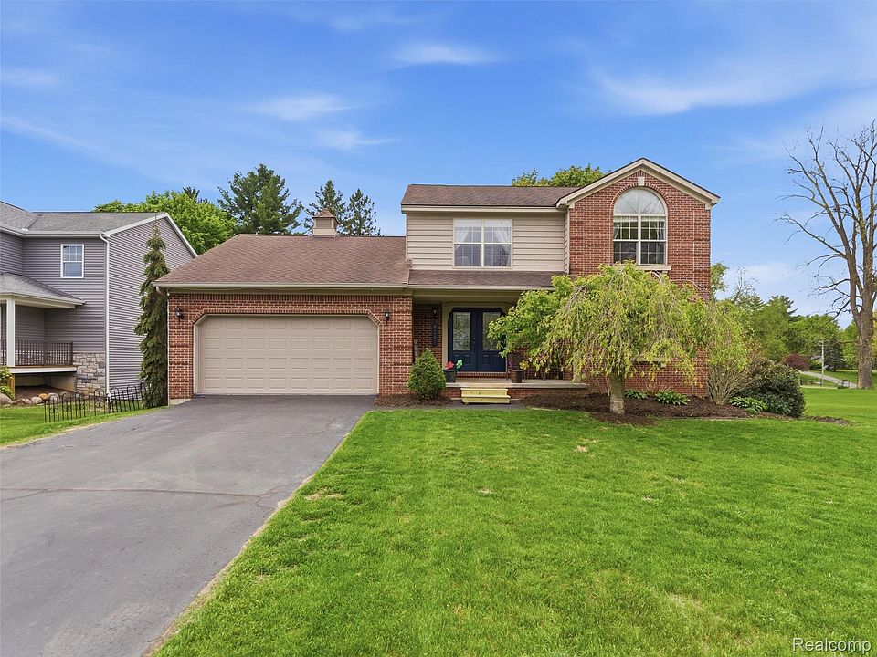 1st image of 4241 Island Park Dr