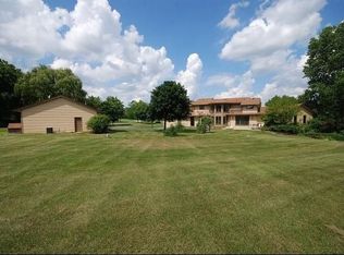 W254S10815 Hunters Run, Mukwonago, WI 53149