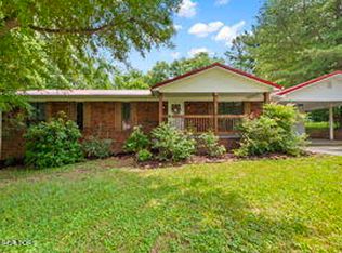 257 Dogwood Ln, Jacksboro, TN 37757