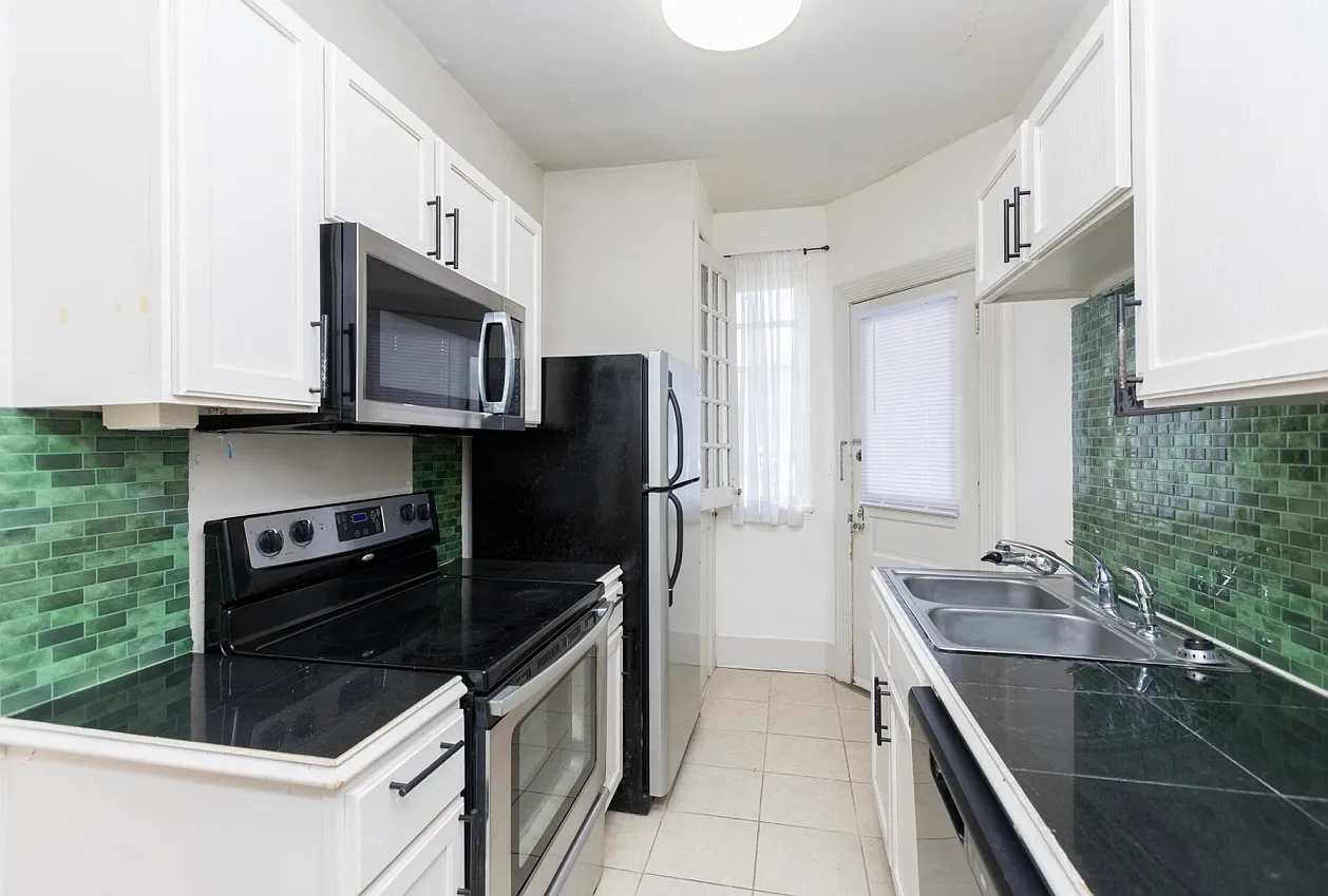 2 bed, $975 — Photo 2