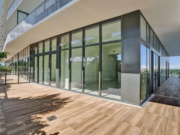 1170 E Hallandale Bch, Hallandale, FL