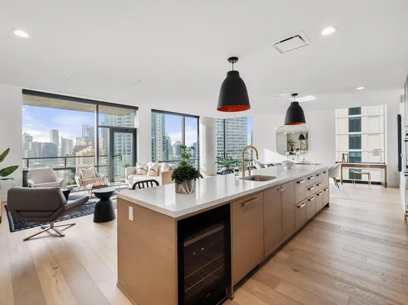 70 Rainey St APT 2606, Austin, TX 78701