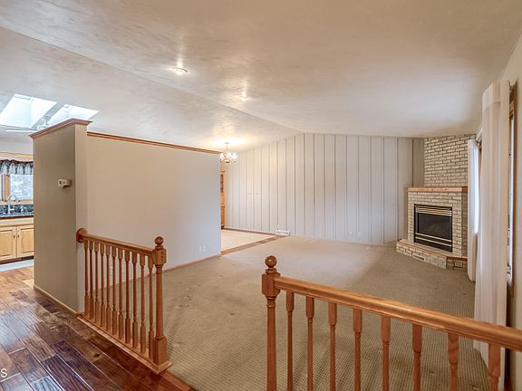 5th image of 2062 Grimsrud Dr