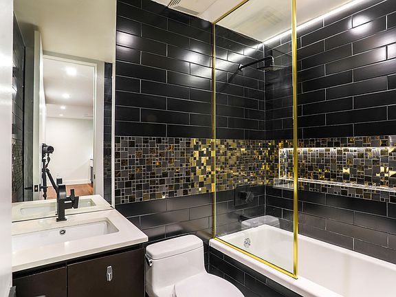 4th image of 676 Franklin Ave #4B