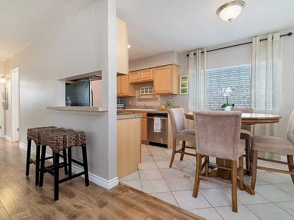 4th image of 1464 Essex St APT 4