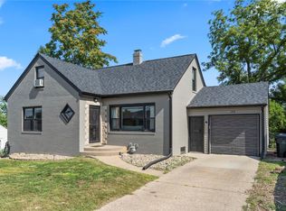 128 Hawthorne Dr SW, Cedar Rapids, IA 52404