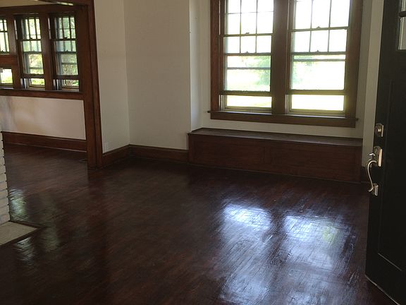5th image of 1391 W Town St